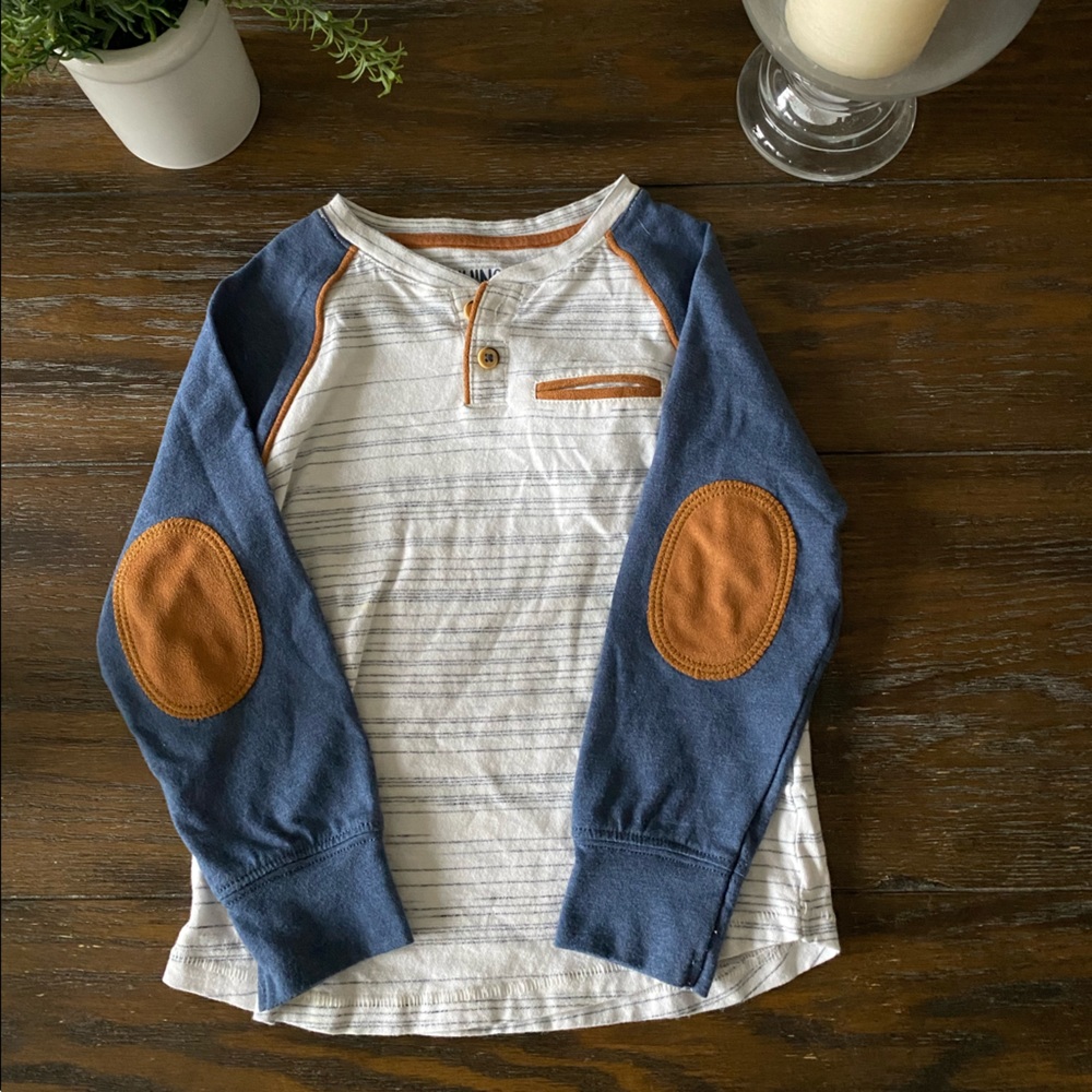 Oshkosh gray and blue casual long sleeve shirt.